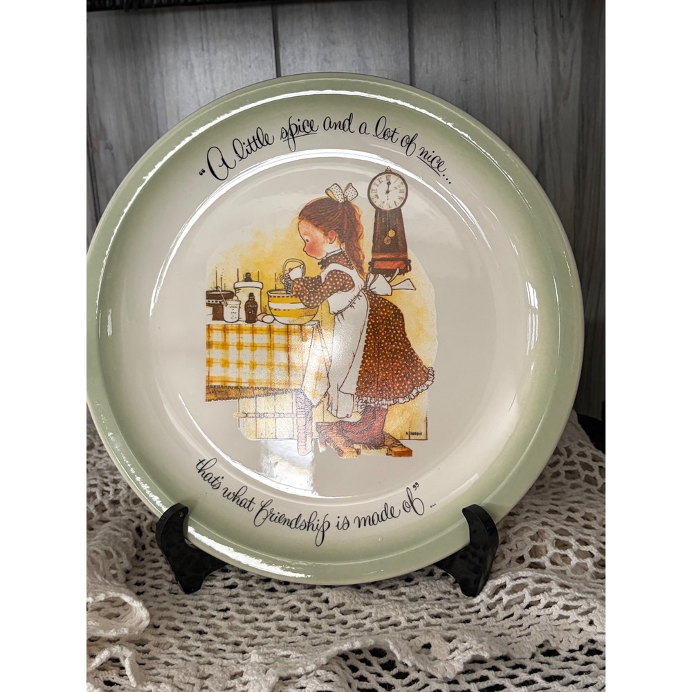 Vintage Holly Hobbie 1972 Friendship Collector Plate American Greetings Green - Picture 2 of 9